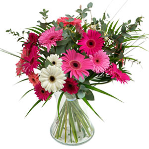 15 adet gerbera ve vazo çiçek tanzimi  Iğdır Karakuyu çiçek online çiçek siparişi 