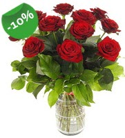 11 adet vazo içerisinde kırmızı gül  Iğdır Karakuyu çiçek online çiçek siparişi 