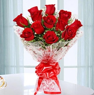 11 adet kırmızı gülden görsel şık buket  Iğdır Cumhuriyet çiçek siparişi vermek 